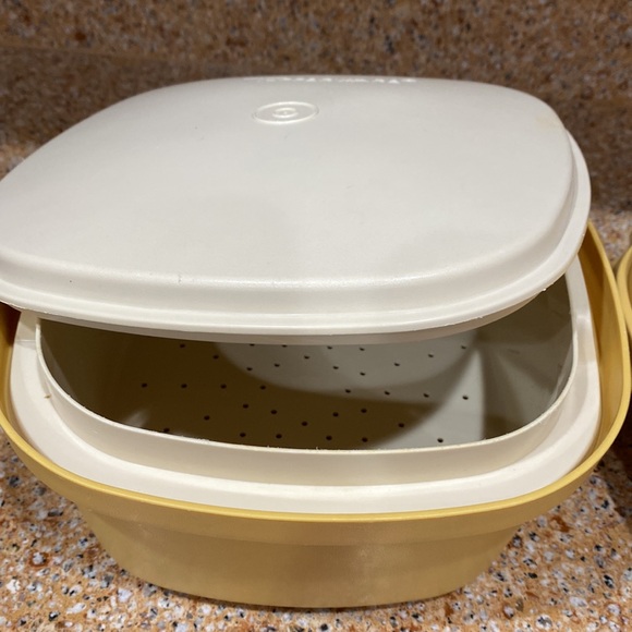 Vintage Tupperware Harvest gold steamers. - Picture 7 of 10